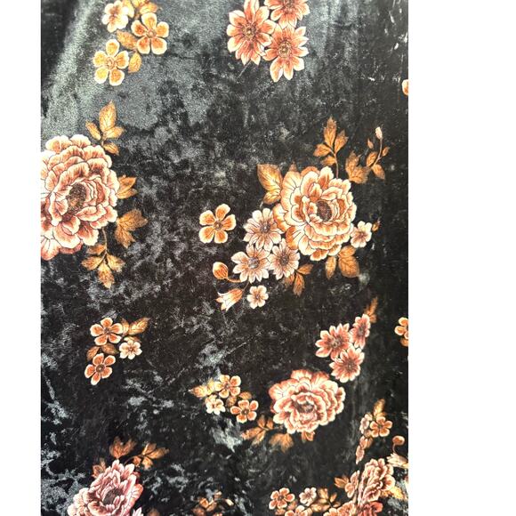 Bobeau Floral Velvet Like Long Sleeve Dress | Black Gold Rose Print | Size M - Picture 2 of 6